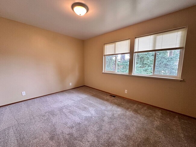 Building Photo - Tradition Kirkland Split Level with Gorgeous Views nestled in the middle of NorKirk