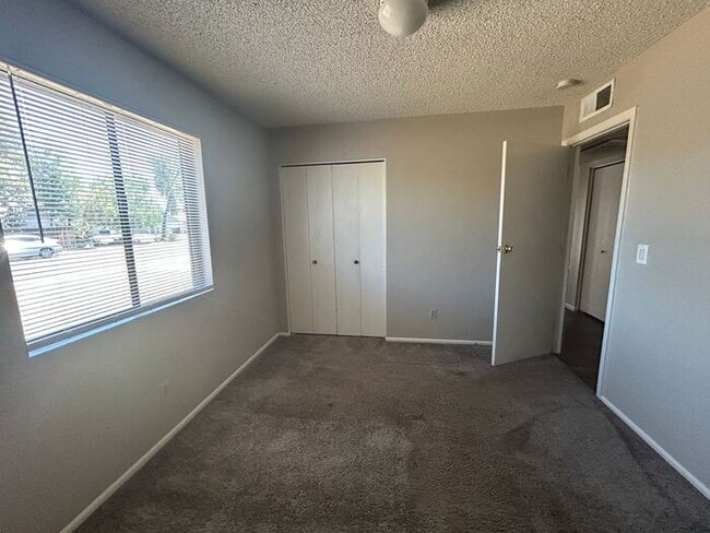 Building Photo - 456 N Glenview