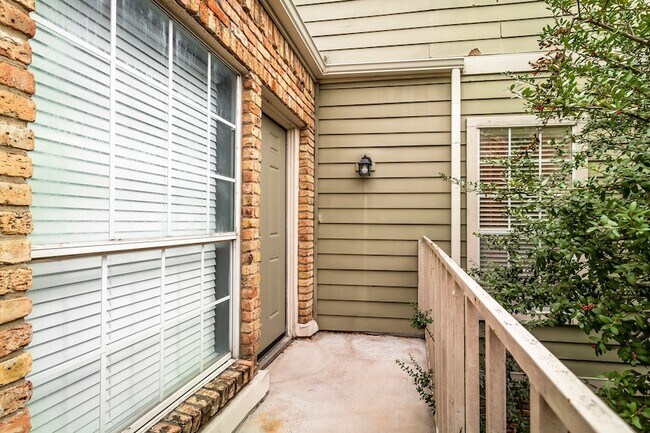 Building Photo - 7151 Gaston Ave