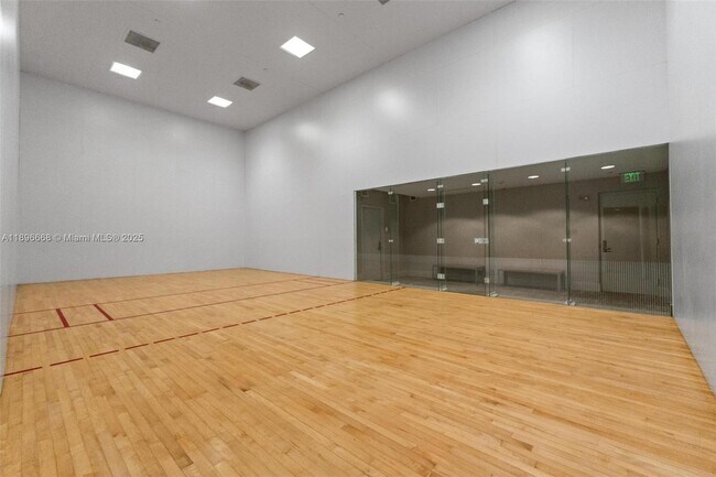 Building Photo - 1331 Brickell Bay Dr