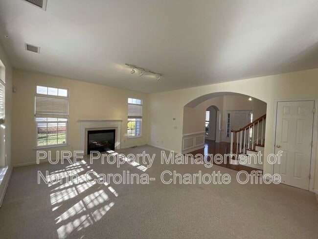 Building Photo - 12424 Kane Alexander Dr