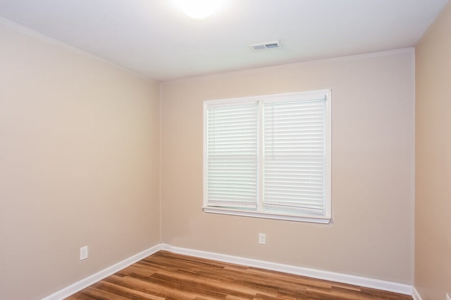 Building Photo - 5401 Venado St