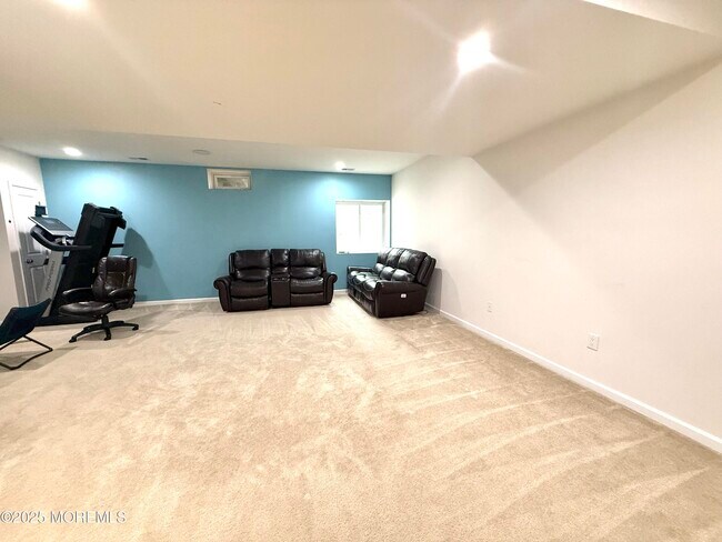 Building Photo - 2 Wisteria Ct