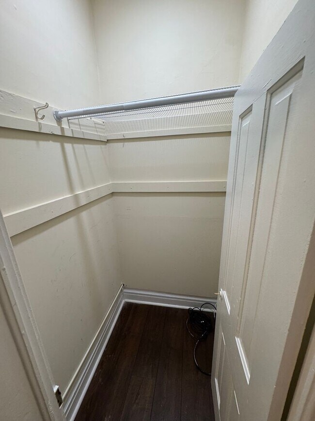 Building Photo - Charming Pet Friendly House 2 Bedroom/1.5 ...