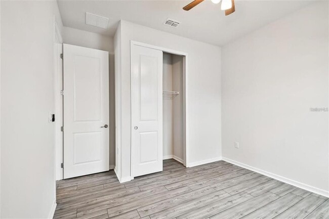 Building Photo - 13144 Peachleaf Ave