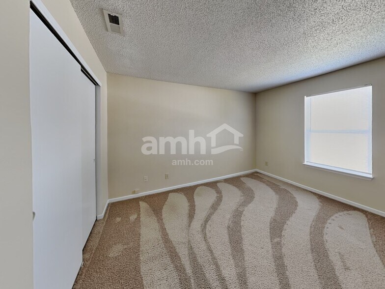 Building Photo - 1730 Sonesta Ln