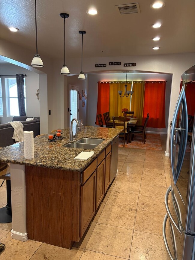 Building Photo - 1-Year Long-Term Rental