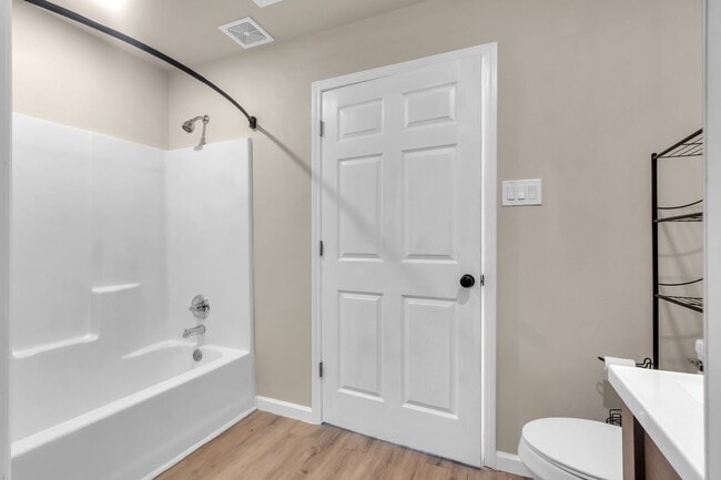 Building Photo - Newly Remodeled Units!