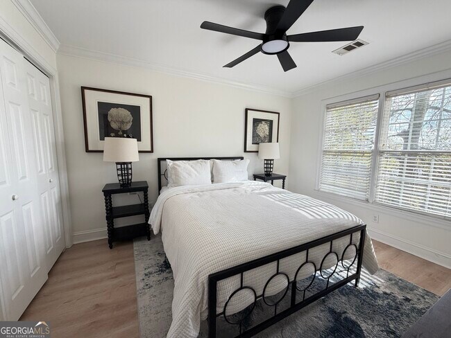 Building Photo - 133 Hilltop Dr SW