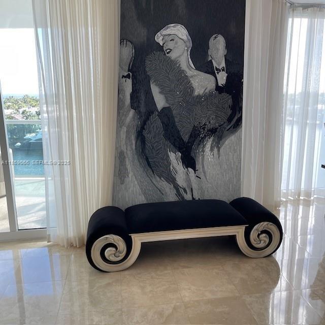 Building Photo - 20201 E Country Club Dr