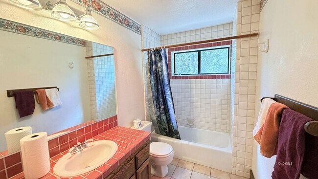 Building Photo - 26720 Robin Dr