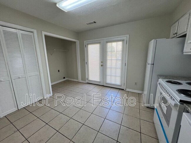 Building Photo - 6690 Chupp Rd