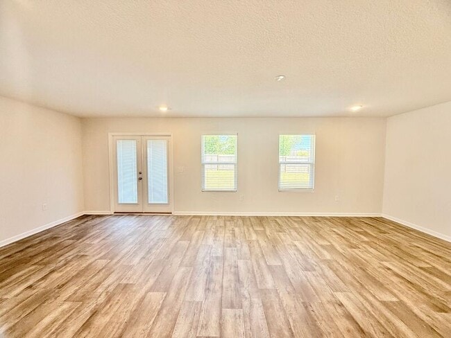 Building Photo - 5719 Guinevere Ln