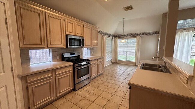 Building Photo - 3727 Parkshire Dr