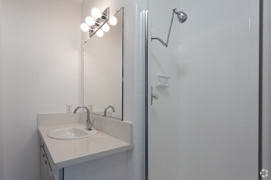 2BR, 2BA - 865 SF - The Parsons