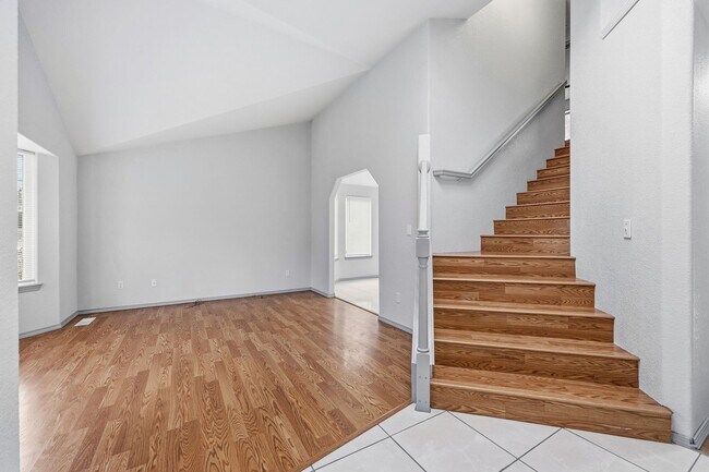 Building Photo - 6748 3rd Way SE