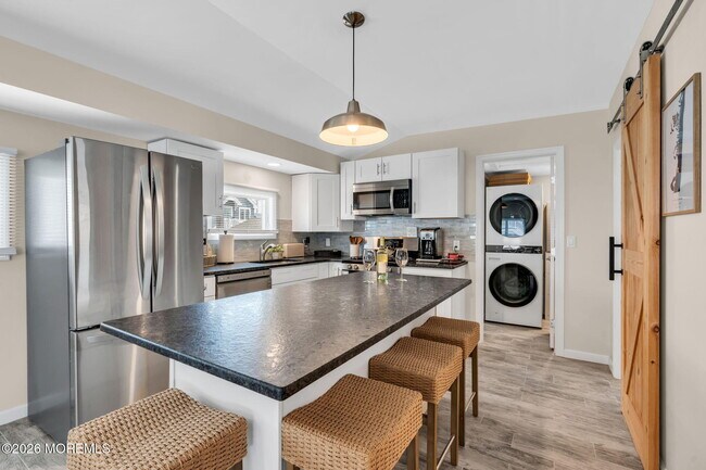 Building Photo - 208 Mallard Ln