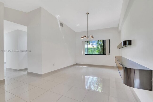 Building Photo - 4585 SW 87th Ave