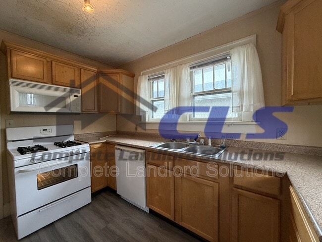 Building Photo - 2519 Cruft St