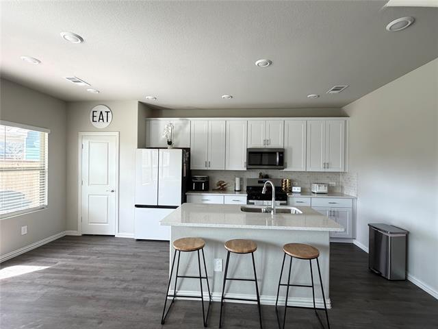 Building Photo - 4001 Monticello Dr