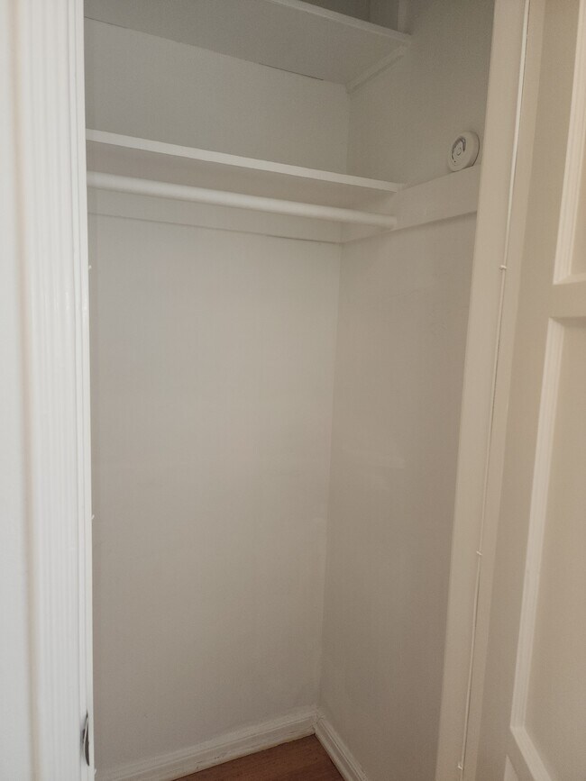 447 OAK APT H WALKIN CLOSET - 447 N Oakhurst Dr
