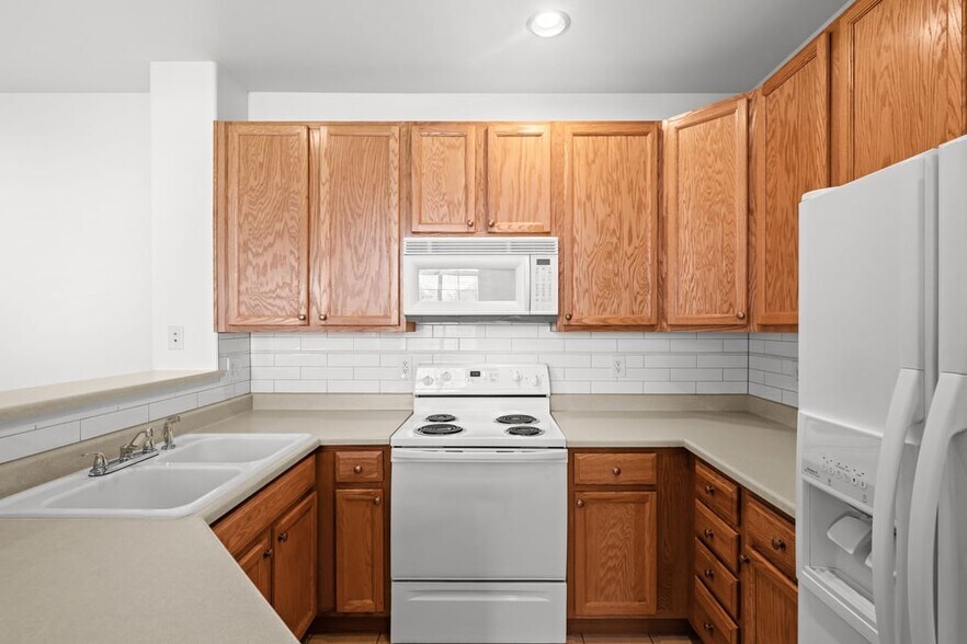 Kitchen - 111 Granby Way