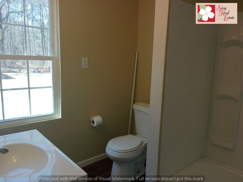 Building Photo - 108 Jamestown Rd