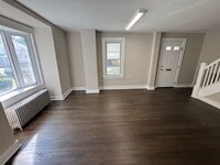 Building Photo - Newly Renovated 3-Bedroom, 2.5-Bath Home i...