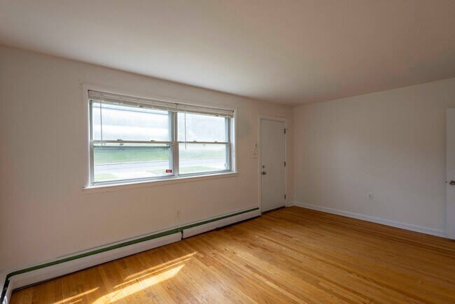 Building Photo - 4806 Sipple Ave