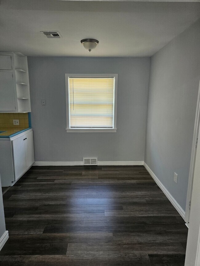 Building Photo - 722 NW 32nd St