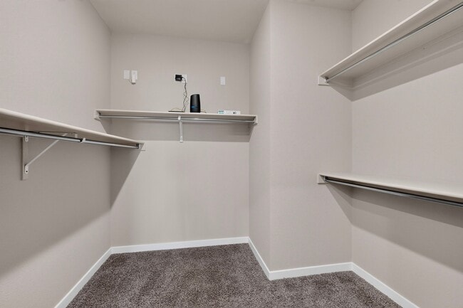 Building Photo - 9930 Isla Pl