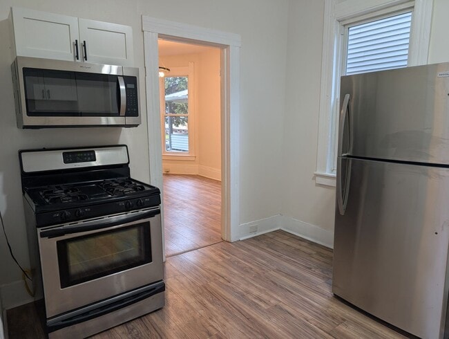 Building Photo - 1851 W 52nd St