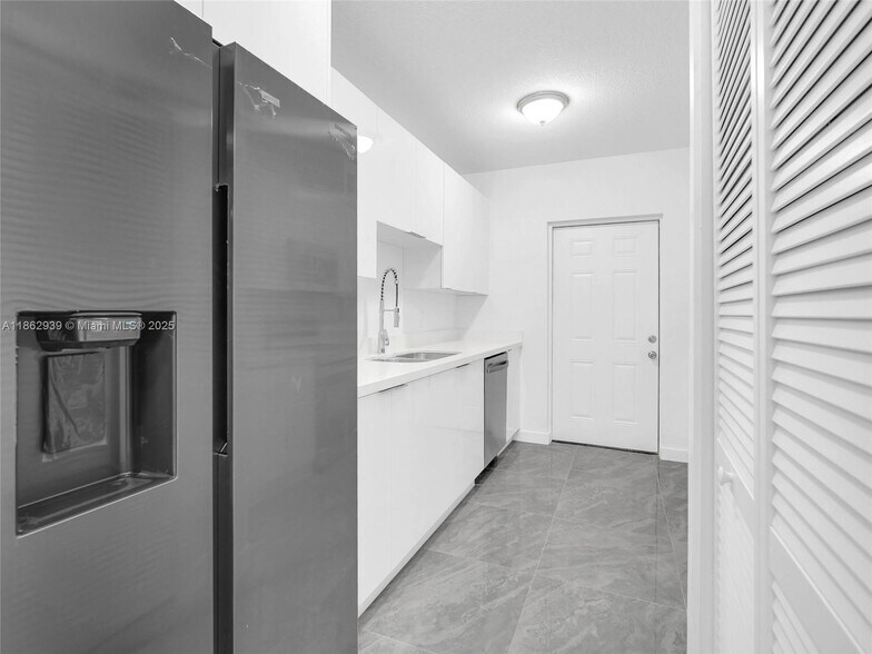 Building Photo - 2448 NW 42nd St