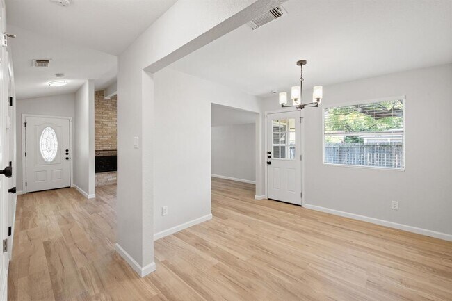 Building Photo - 10300 Rutland Village E