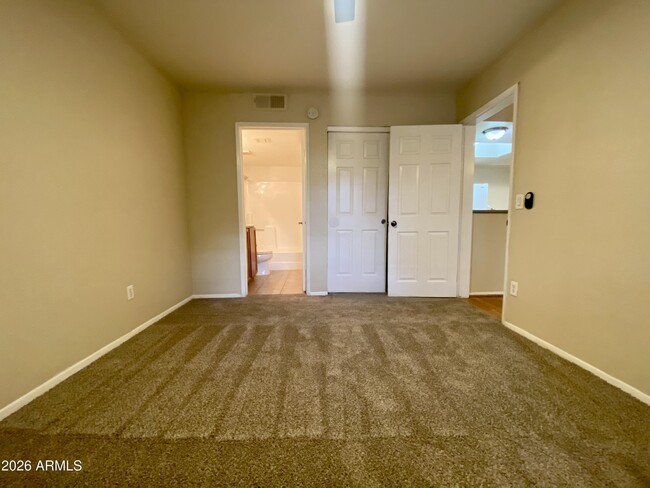 Building Photo - 1720 E Thunderbird Rd