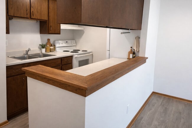 Building Photo - Diamond Lake Properties