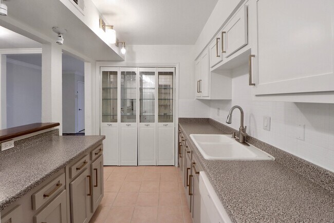 Building Photo - 11550 Chimney Rock Rd