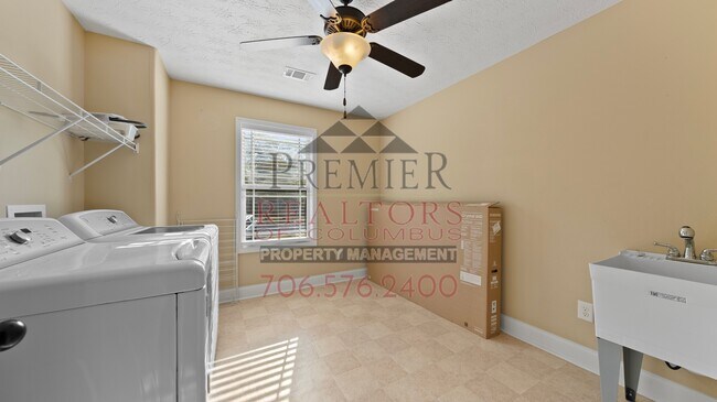 Building Photo - 7007 Mobley Rd