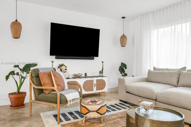 Building Photo - 5250 NE 15th Ave