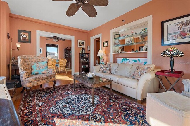 Building Photo - 130 4th Ave N