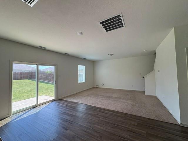 Building Photo - 713 Peach Tree Ln