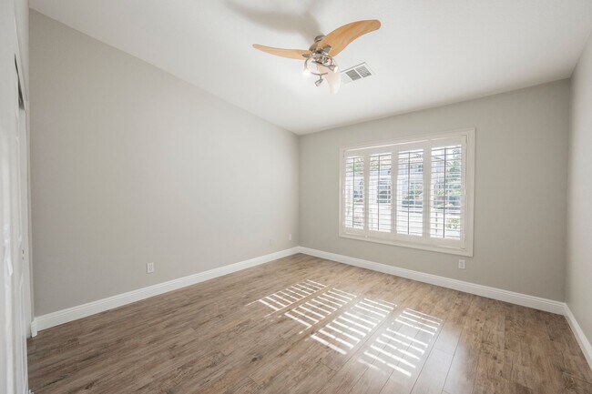 Building Photo - Gorgeous 1 Story Home in Gated Community