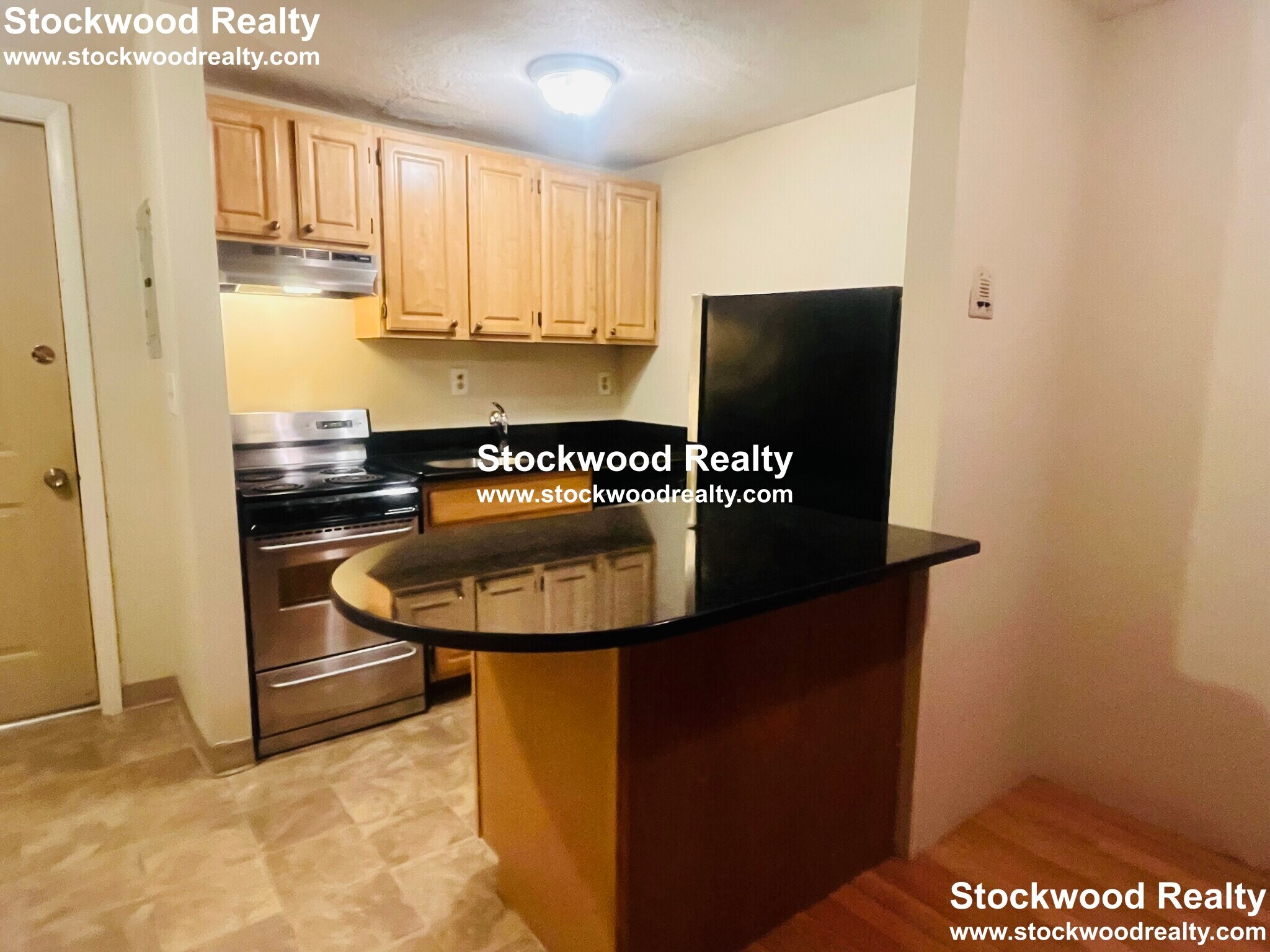 Building Photo - 382 Dorchester St