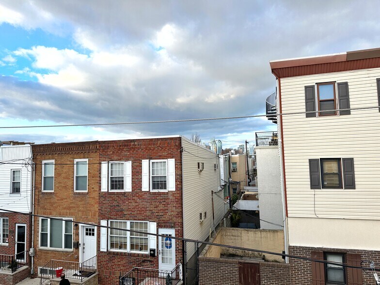 Building Photo - 1814 S 13th St