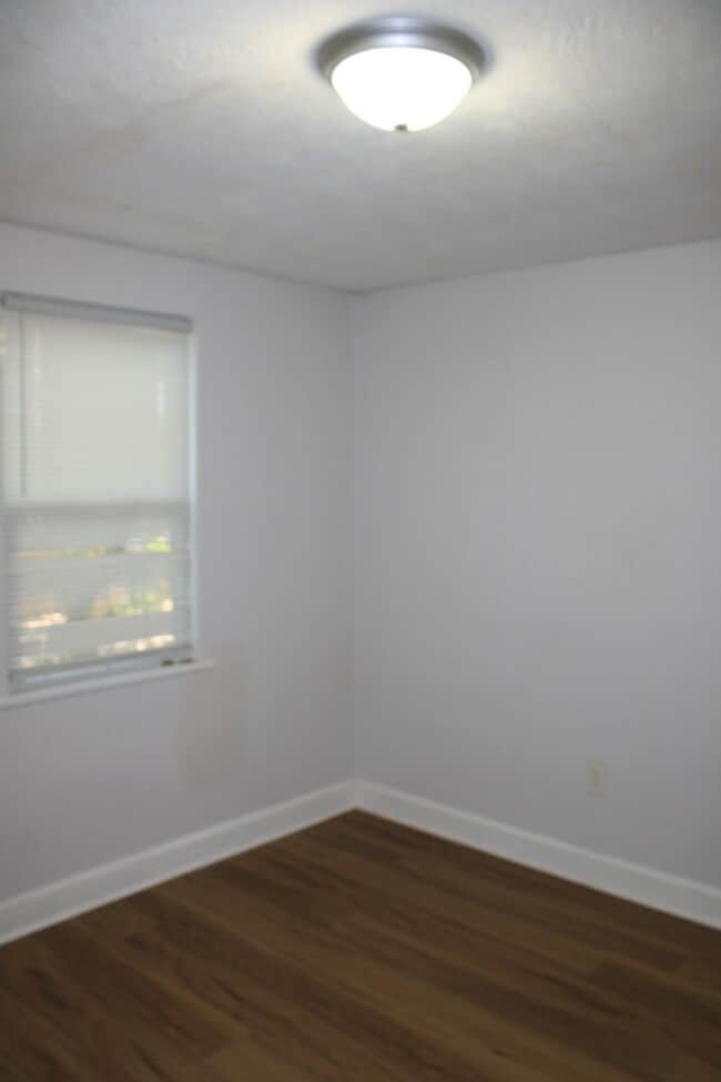 Building Photo - Midtown Rental 2 Bed 1 Bath