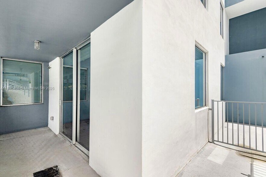 Building Photo - 3339 Virginia St