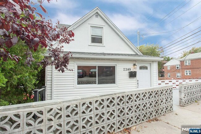 Building Photo - 2389 3rd St
