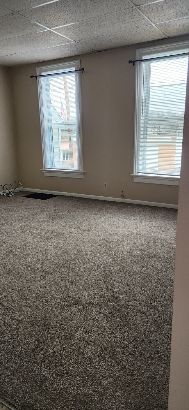 Building Photo - 435 N Water St