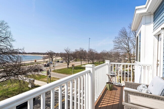 Building Photo - 1400 Columbia Rd