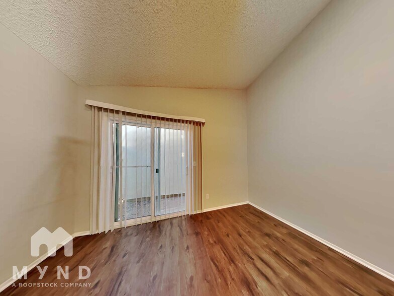 Building Photo - 8913 W Fairmount Ave